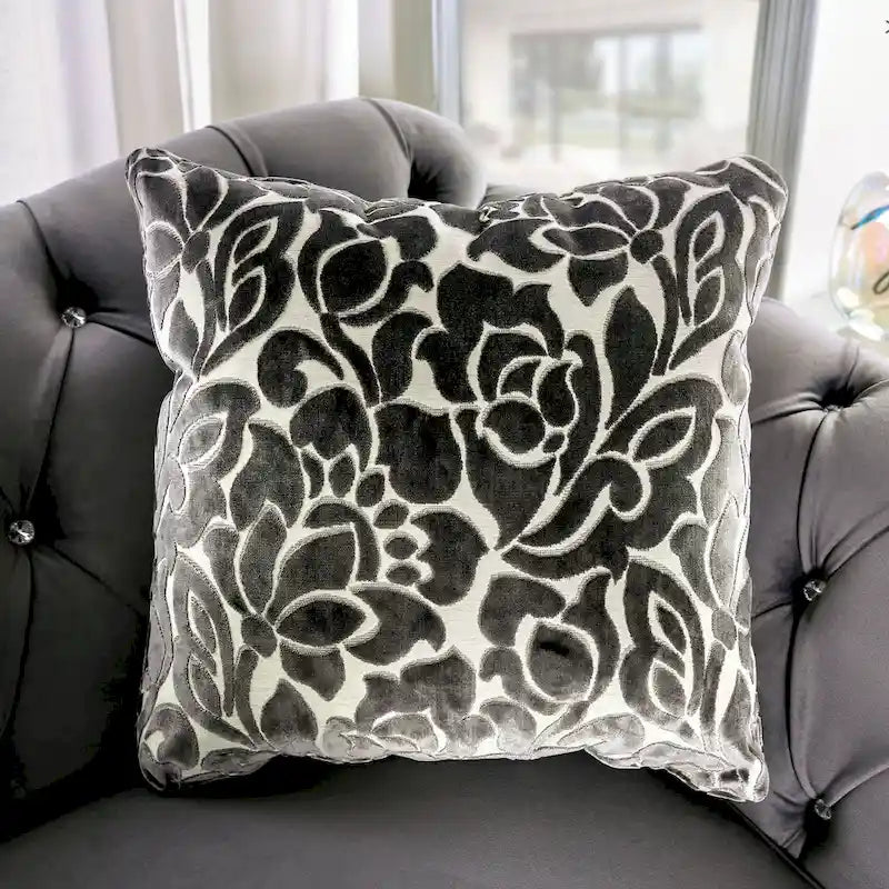 Divano Addae Glam in Velluto Grigio con Bottoni Trapuntati di Furniture of America