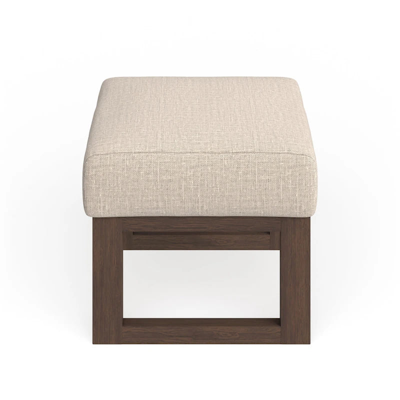 Sgabello poggiapiedi imbottito Carson Carrington Honningsvag beige chiaro in stile moderno metà secolo