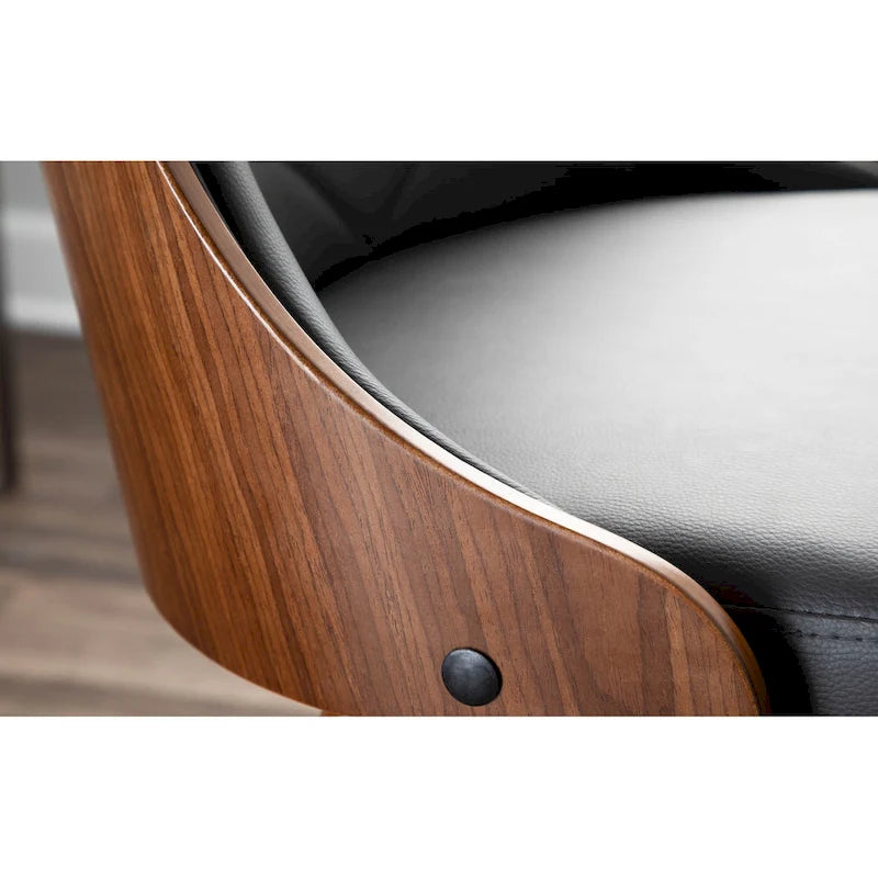 Sedia da pranzo in legno di noce moderno di metà secolo Carson Carrington Arvika - N/A