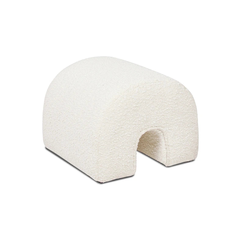 Pouf poggiapiedi arcuato rivestito in finto sherpa Bridge 16 Boucle
