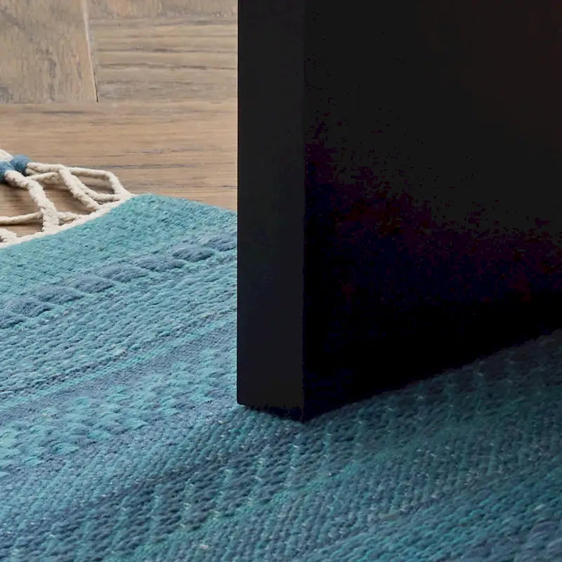 Tavolino finale moderno Brookside Reyna in legno con angoli arrotondati