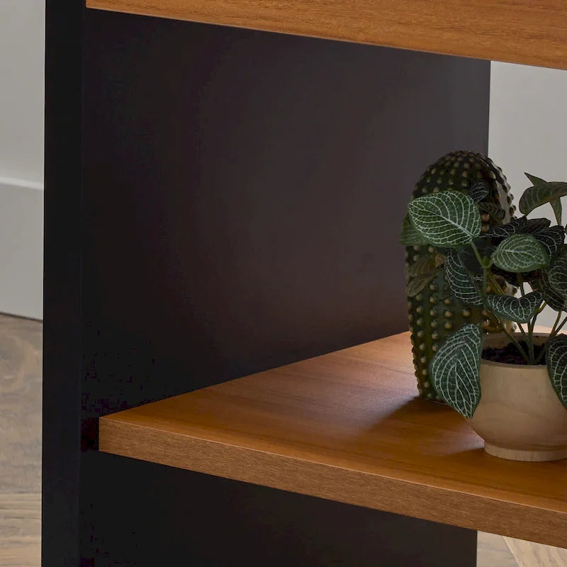 Tavolino finale moderno Brookside Reyna in legno con angoli arrotondati