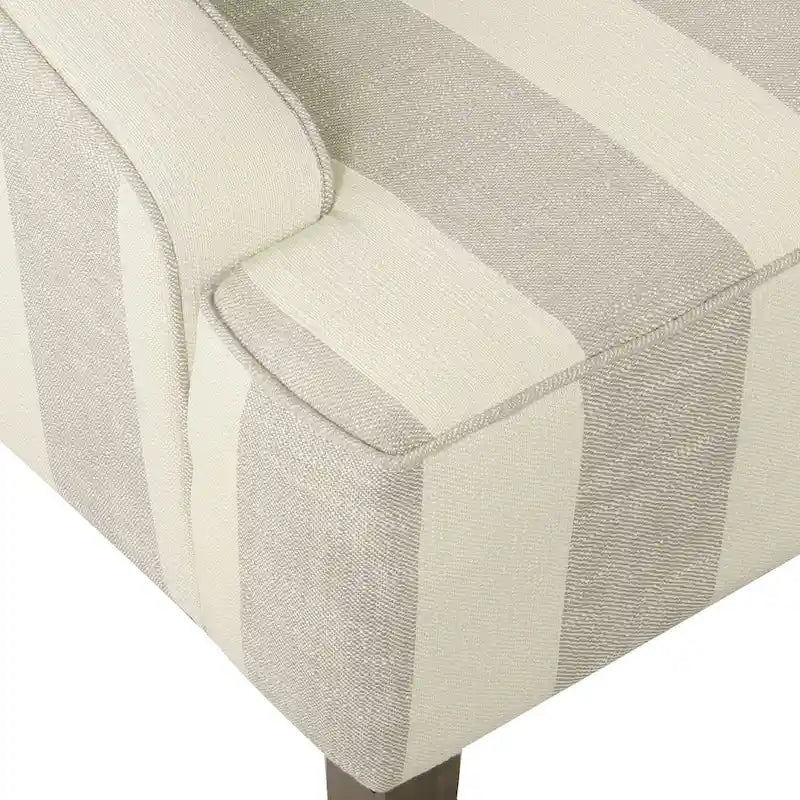 Poltrona accent classica HomePop con braccioli curvati