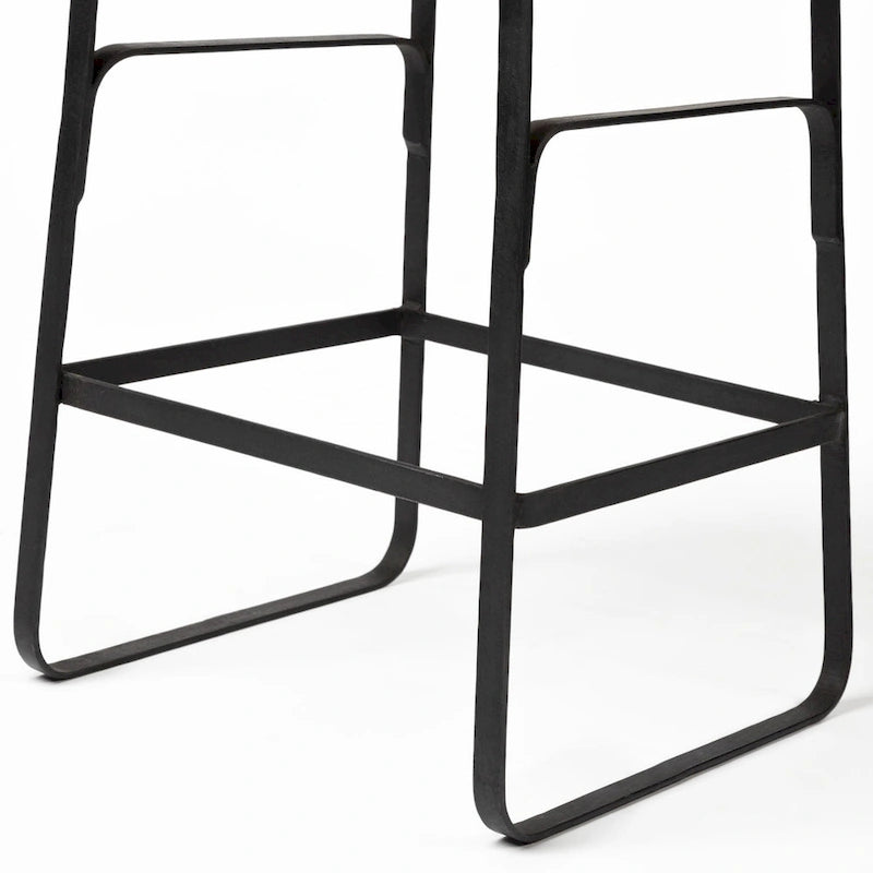 Sgabello da banco Conan con seduta in legno massiccio marrone medio e telaio in metallo nero - 15,0L x 16,0P x 25,0A