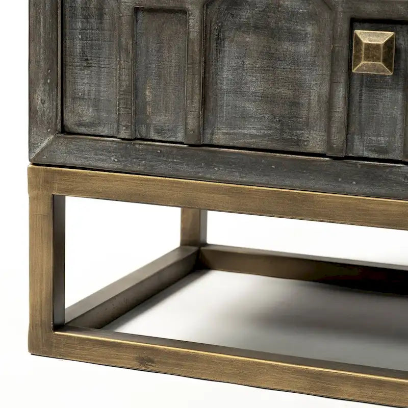Credenza Genevieve I con impiallacciatura in abete grigio, struttura in ferro e 3 cassetti - 39.0L x 15.7W x 30.9H