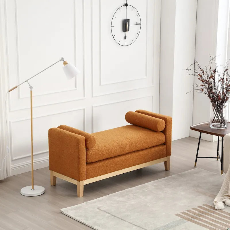 Panca imbottita con gambe in legno
