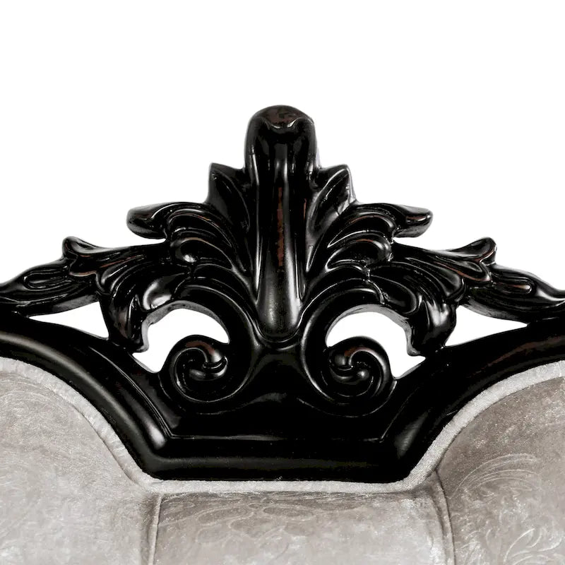 Set divani tradizionale Clarissa di Furniture of America con schienale trapuntato a bottoni e cuscini decorativi