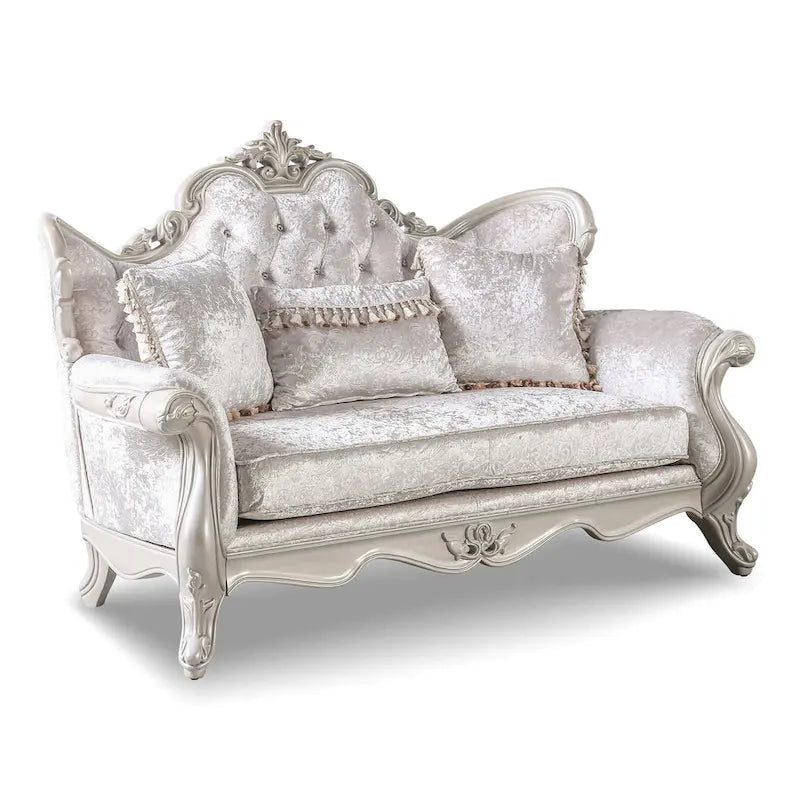 Set divani tradizionale Clarissa di Furniture of America con schienale trapuntato a bottoni e cuscini decorativi