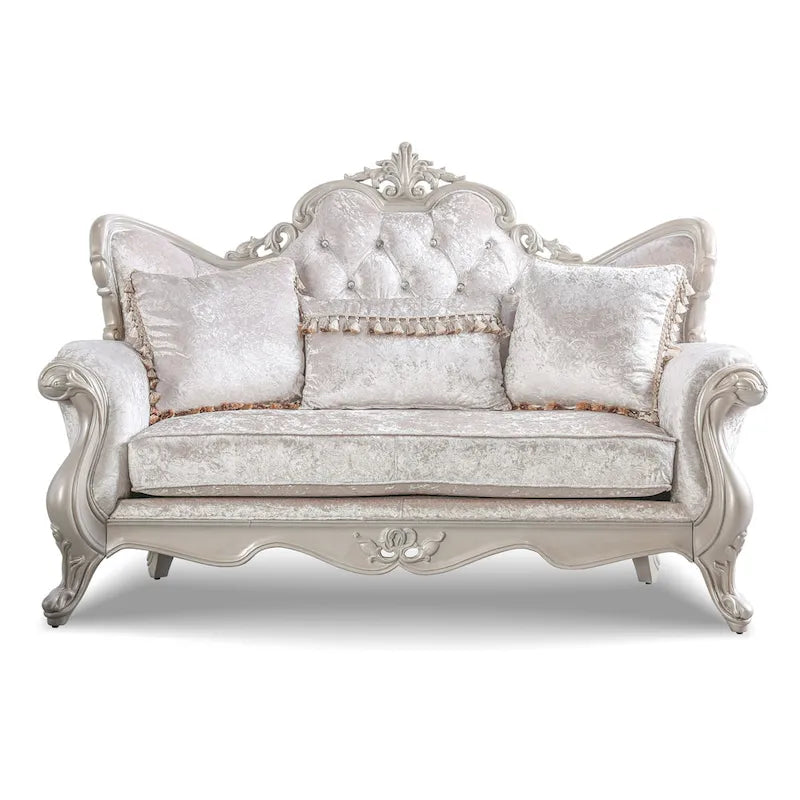 Set divani tradizionale Clarissa di Furniture of America con schienale trapuntato a bottoni e cuscini decorativi