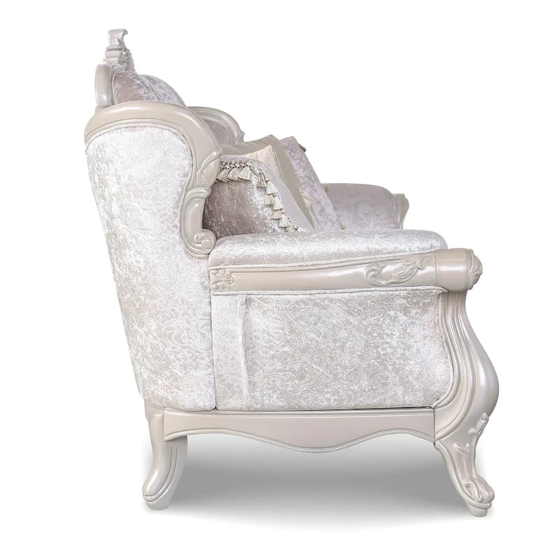 Set divani tradizionale Clarissa di Furniture of America con schienale trapuntato a bottoni e cuscini decorativi