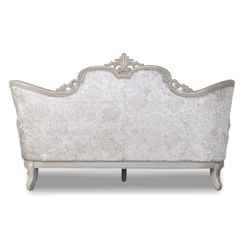 Set divani tradizionale Clarissa di Furniture of America con schienale trapuntato a bottoni e cuscini decorativi