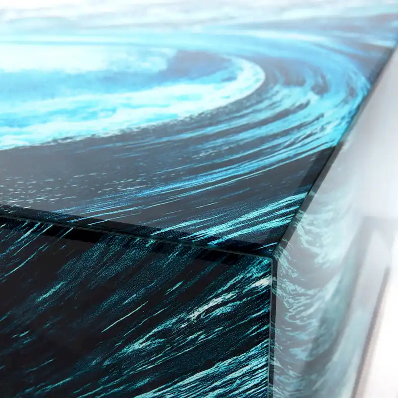 Tavolino da Cocktail in Vetro Artistico Smussato con Stampa Inversa Sapphire Sea e Base a Plinto Nera