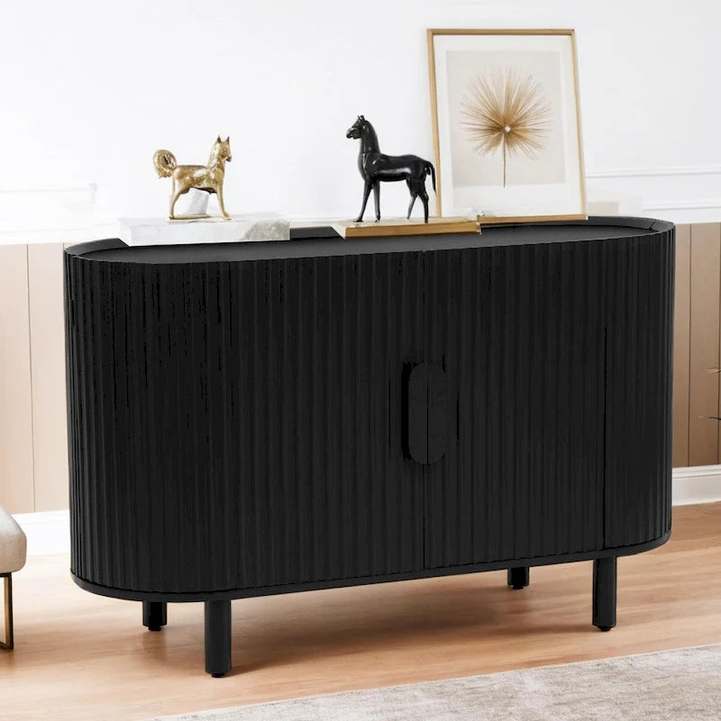 Credenza di lusso leggera con ripiani regolabili e ampio spazio di archiviazione