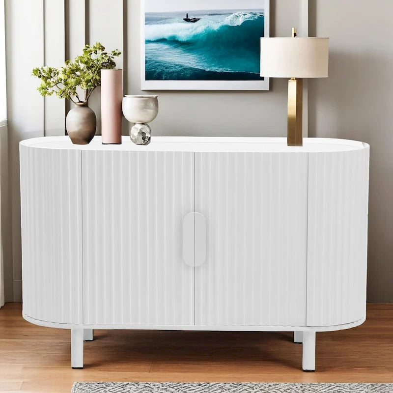 Credenza di lusso leggera con ripiani regolabili e ampio spazio di archiviazione