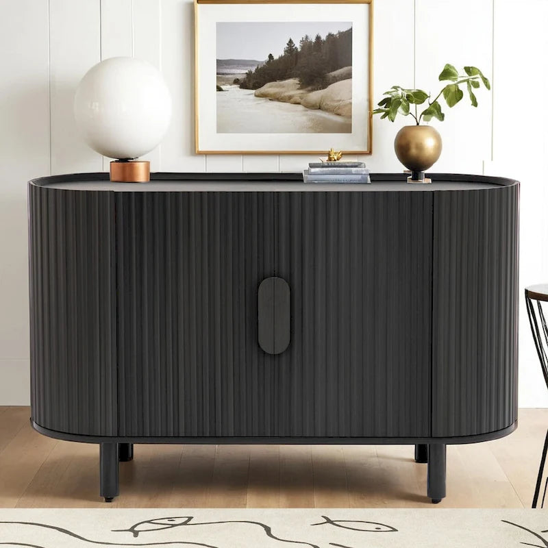Credenza di lusso leggera con ripiani regolabili e ampio spazio di archiviazione