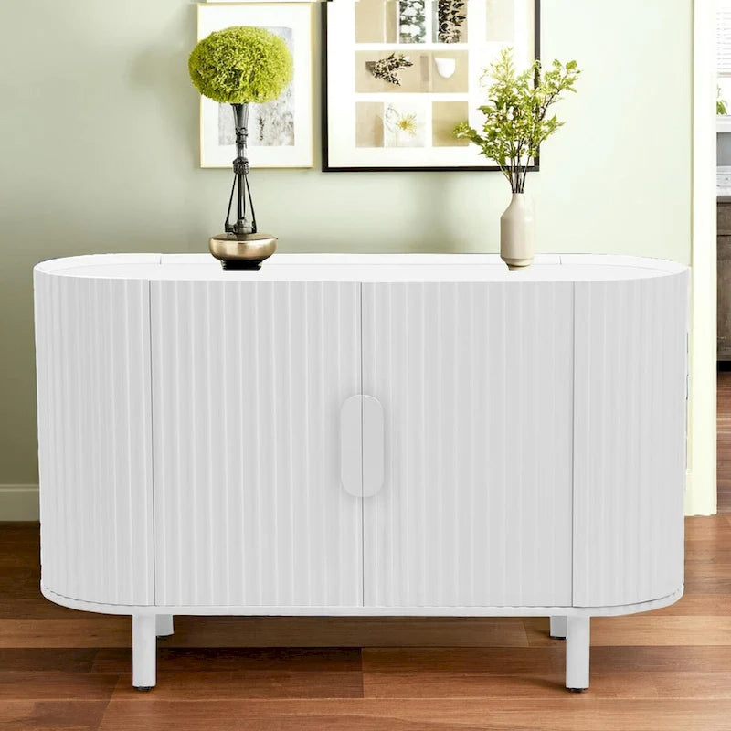 Credenza di lusso leggera con ripiani regolabili e ampio spazio di archiviazione