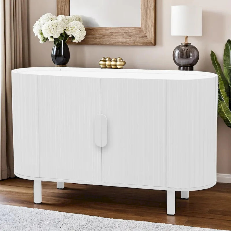 Credenza di lusso leggera con ripiani regolabili e ampio spazio di archiviazione
