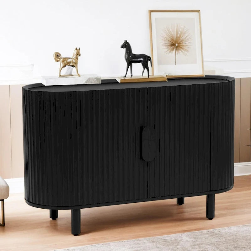 Credenza di lusso leggera con ripiani regolabili e ampio spazio di archiviazione