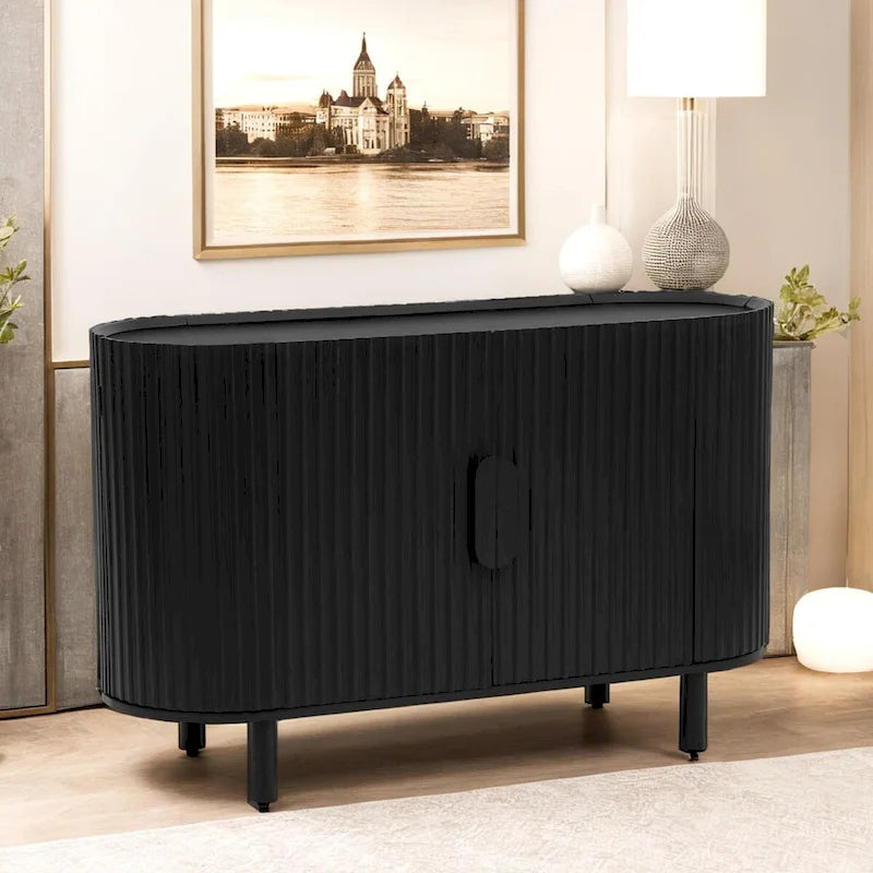 Credenza di lusso leggera con ripiani regolabili e ampio spazio di archiviazione