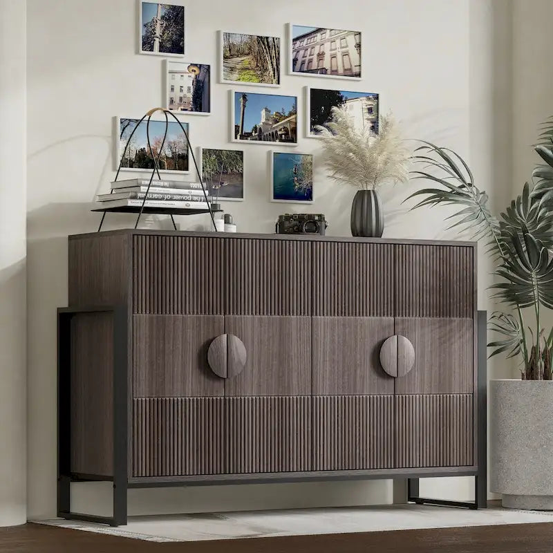 COZAYH Armadietto credenza scanalata con 4 ante, mobile buffet moderno stile rustico con ripiani regolabili, finitura grigio anticato