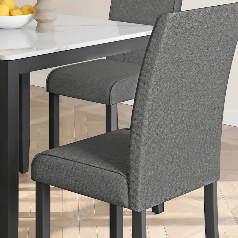 Set da pranzo Corvus Fowey da 5 pezzi, tavolo in MDF con adesivo effetto marmo e 4 sedie imbottite
