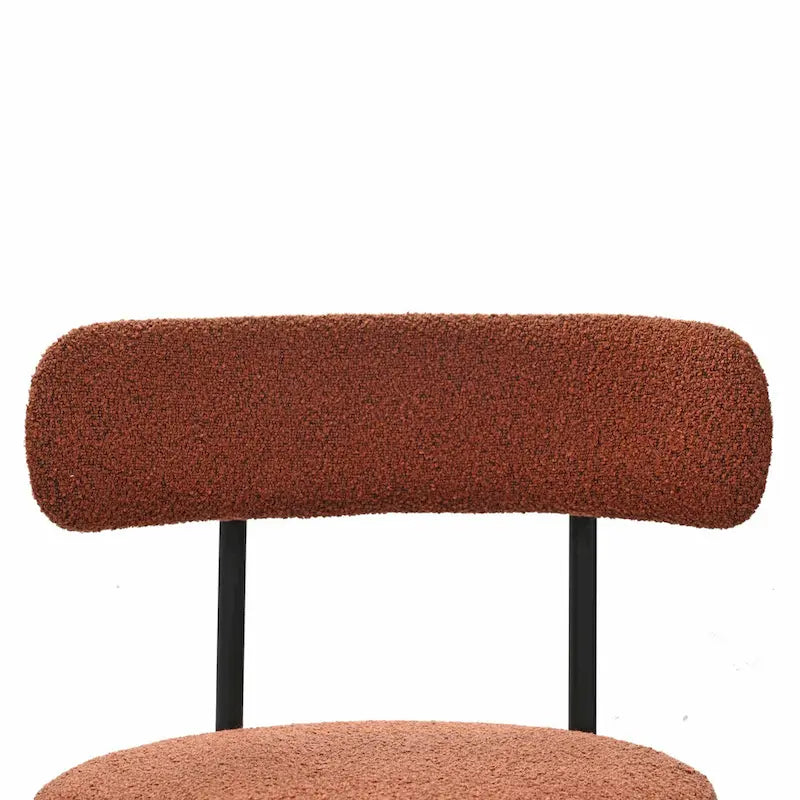 Set di 2 sedie da pranzo moderne rotonde imbottite in Boucle, schienale curvo e gambe in metallo nero verniciato a spruzzo