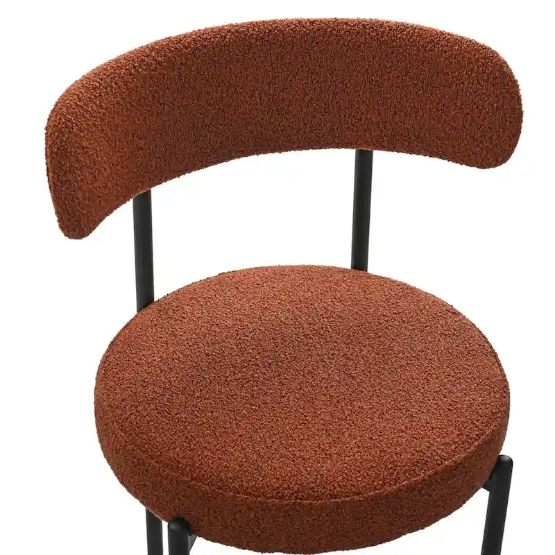 Set di 2 sedie da pranzo moderne rotonde imbottite in Boucle, schienale curvo e gambe in metallo nero verniciato a spruzzo